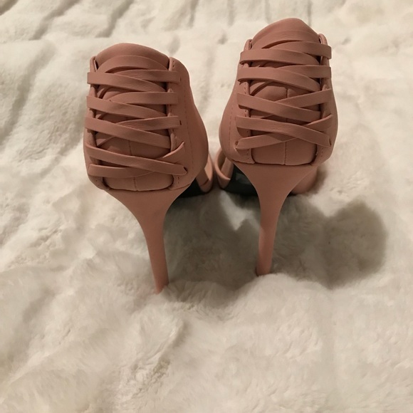 HOST PICK CORSET BACK HEELS LAST ONE - Picture 3 of 5